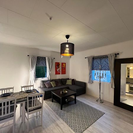 Ferienwohnung Fresh And Cozy Little House 45Km In Taby Stockholm Exterior foto