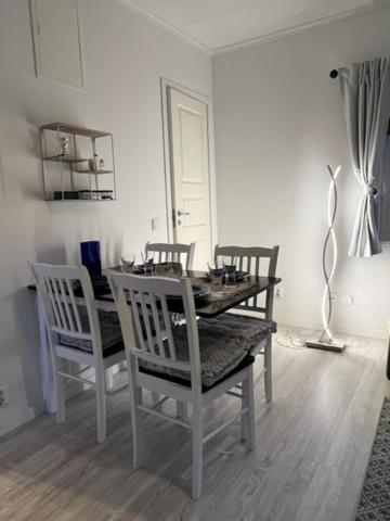 Ferienwohnung Fresh And Cozy Little House 45Km In Taby Stockholm Exterior foto