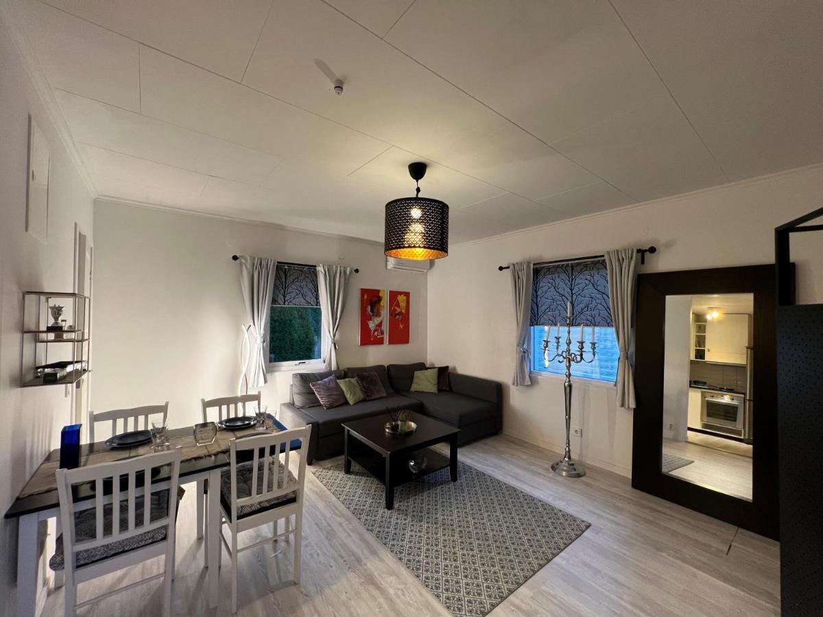 Ferienwohnung Fresh And Cozy Little House 45Km In Taby Stockholm Exterior foto