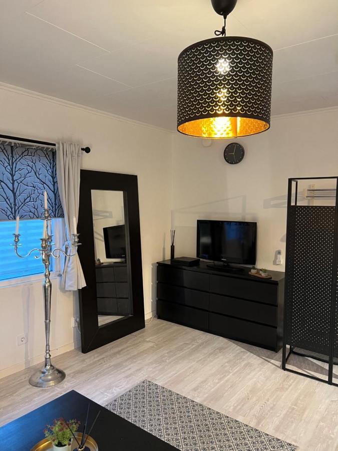 Ferienwohnung Fresh And Cozy Little House 45Km In Taby Stockholm Exterior foto